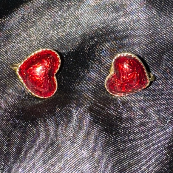 Vintage Heart Shape Red and Gold Color Clip on Earrings - Picture 4 of 5